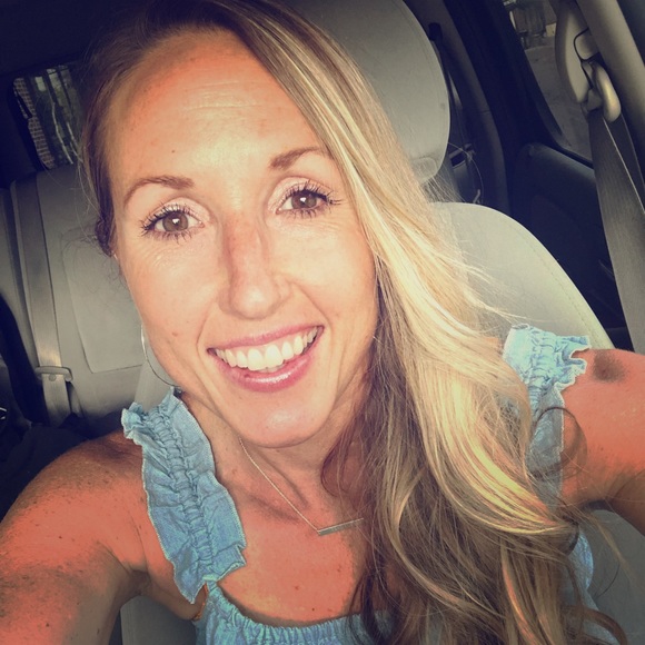 Meet your Posher, Beth - Picture 1 of 1